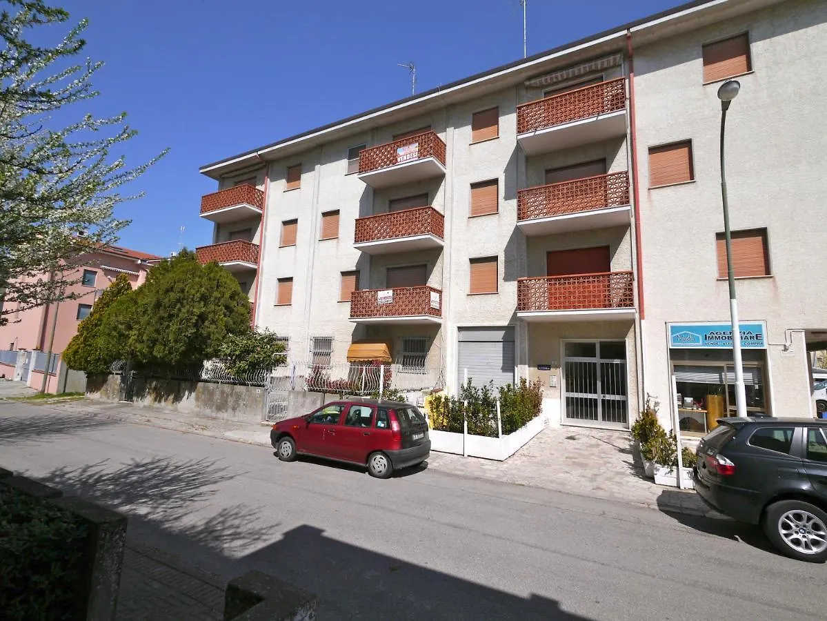 Appartamenti Vittoria Lido di Pomposa 0*,  Italia